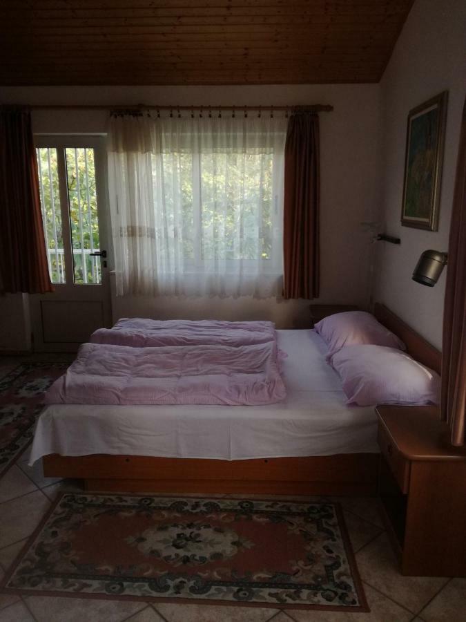 Apartmani Marijana Selce Eksteriør bilde