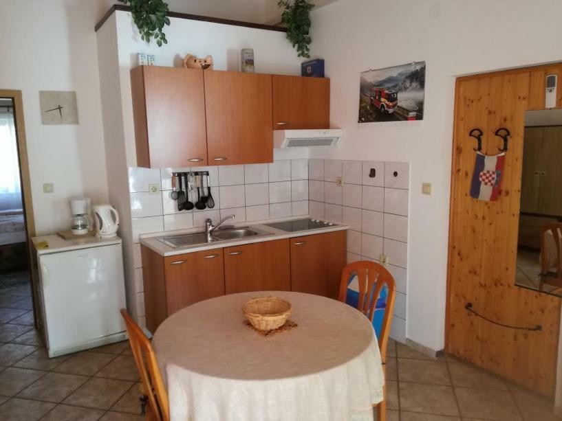 Apartmani Marijana Selce Eksteriør bilde
