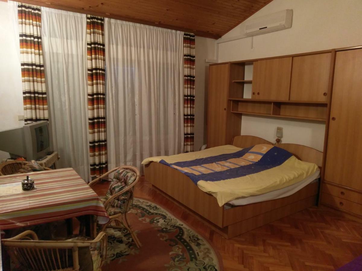 Apartmani Marijana Selce Eksteriør bilde